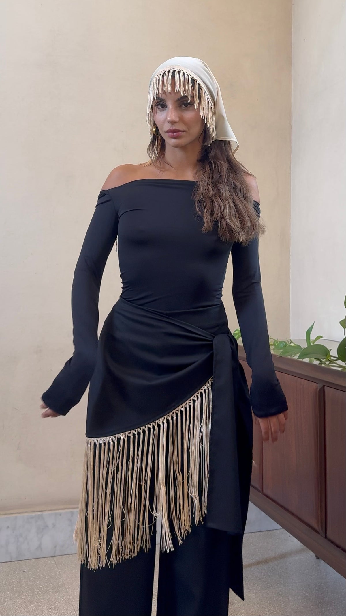 Femmena- pantalone con pannello con frange nero e avorio 100% cotone