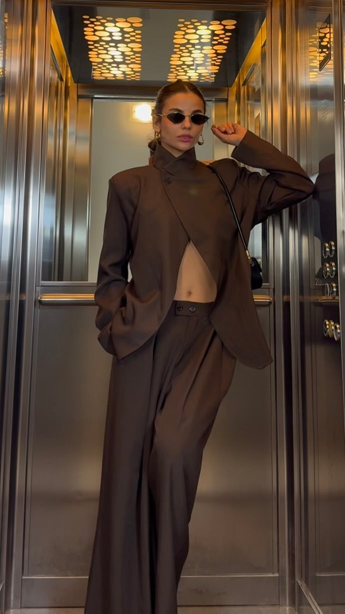 Tailleur Elegant But Different choco