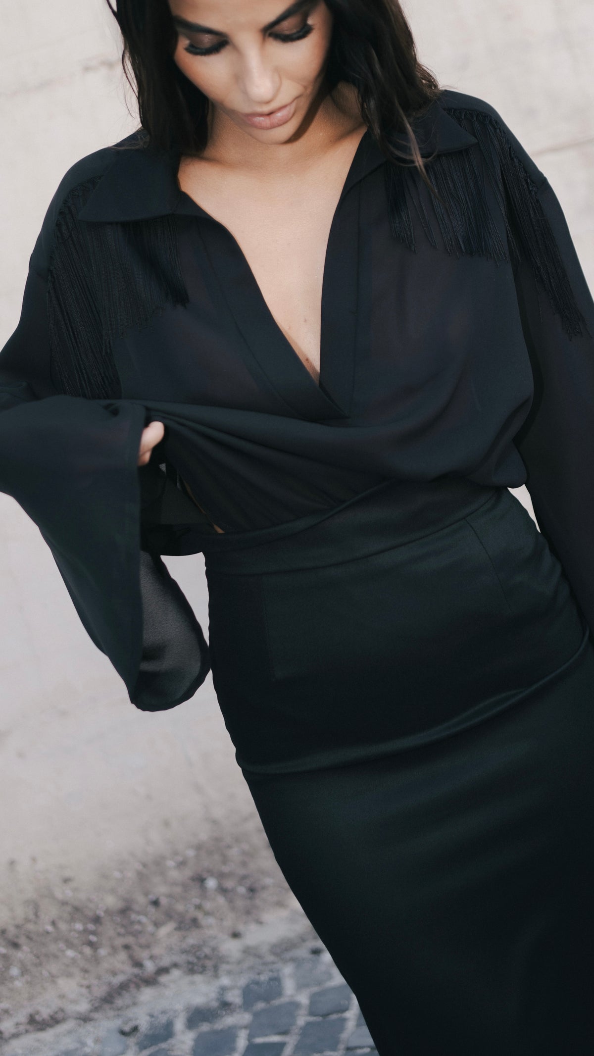 carme’- Gonna a tubino midi con frange  nero su nero 100% cotone