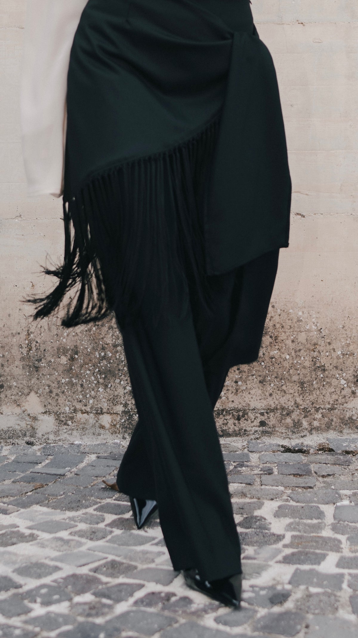 Femmena- pantalone con pannello con frange  nero su nero 100% cotone
