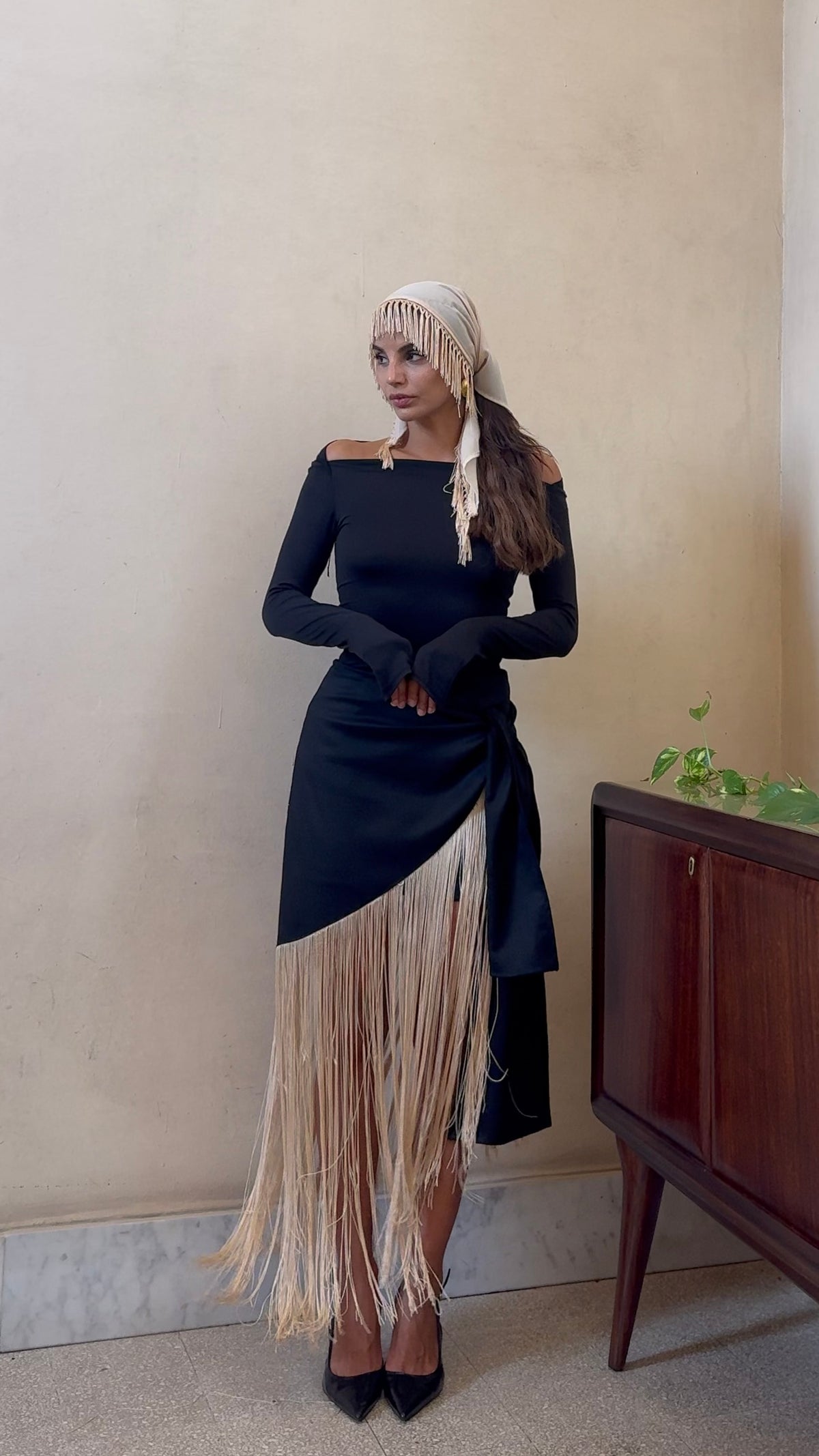 Reginella- minigonna  con maxi frange Nero/ Avorio 100% cotone