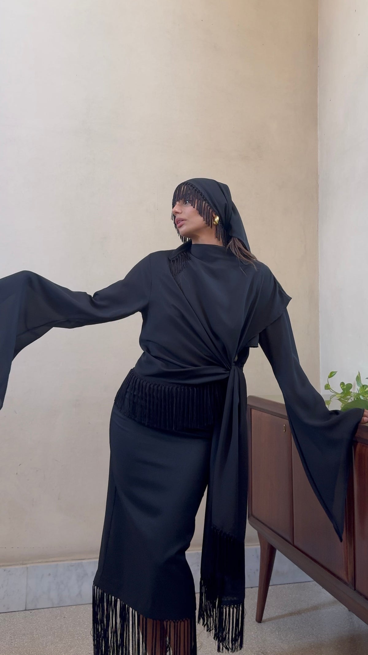 Crianza- Blusa fusciacca con frange Nero