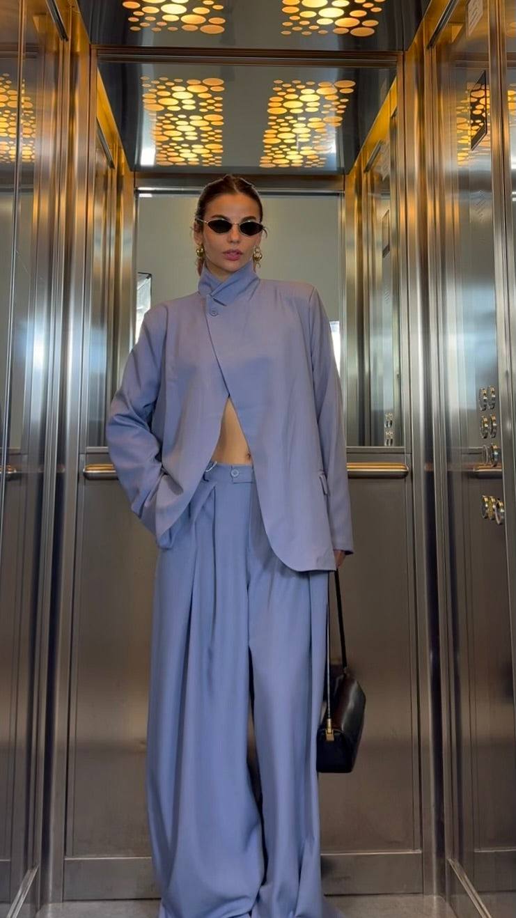 Tailleur Elegant But Different