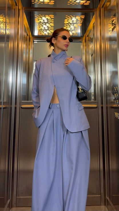 Tailleur Elegant But Different